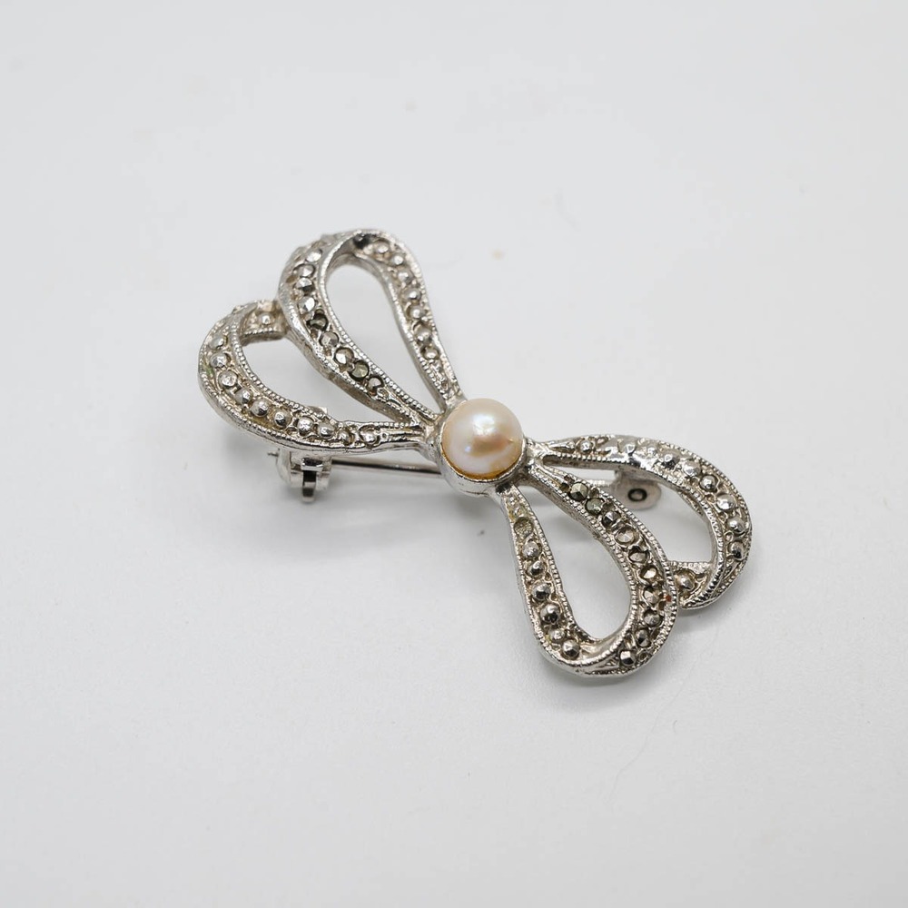 Bow Brooch Silver tone Marcasite Faux Pearl Vintage Style Pin